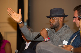 Illustration for article titled Did LeBron James Get Hair Plugs Or What?